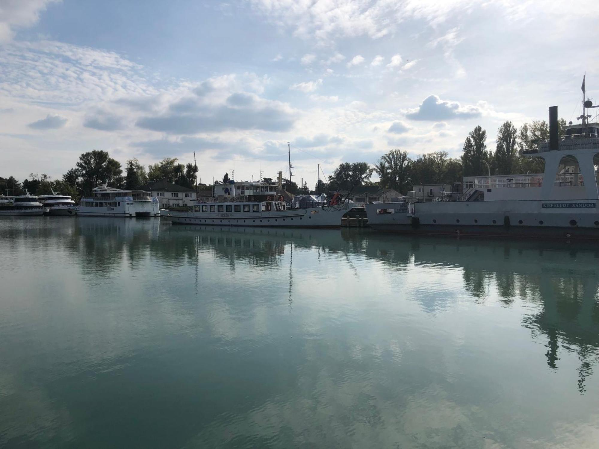 Dorina Wellness Apartman Siofok Bagian luar foto